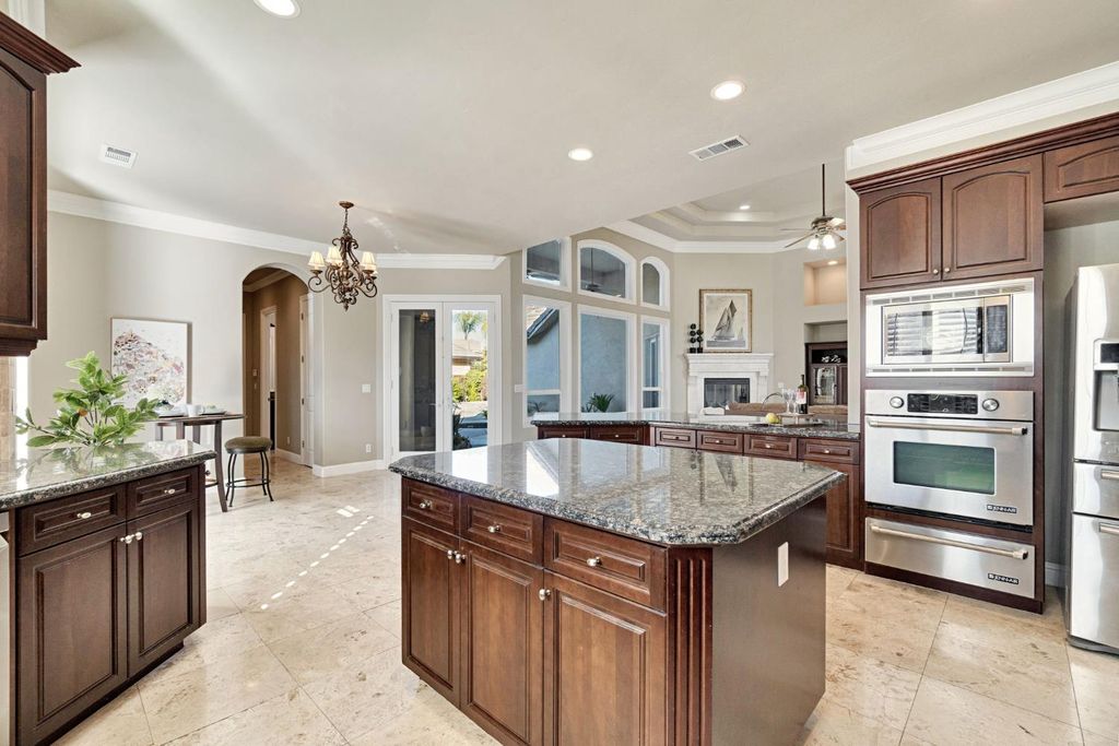 Image 14 of property listing at 2096 E Olympic Avenue, Fresno, CA 93730