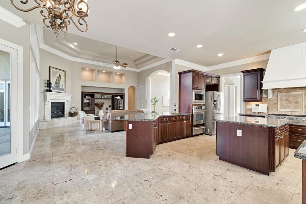 Image 18 of property listing at 2096 E Olympic Avenue, Fresno, CA 93730