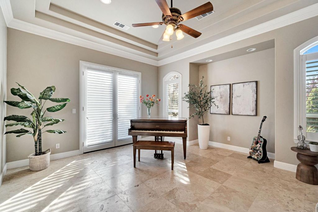 Image 23 of property listing at 2096 E Olympic Avenue, Fresno, CA 93730