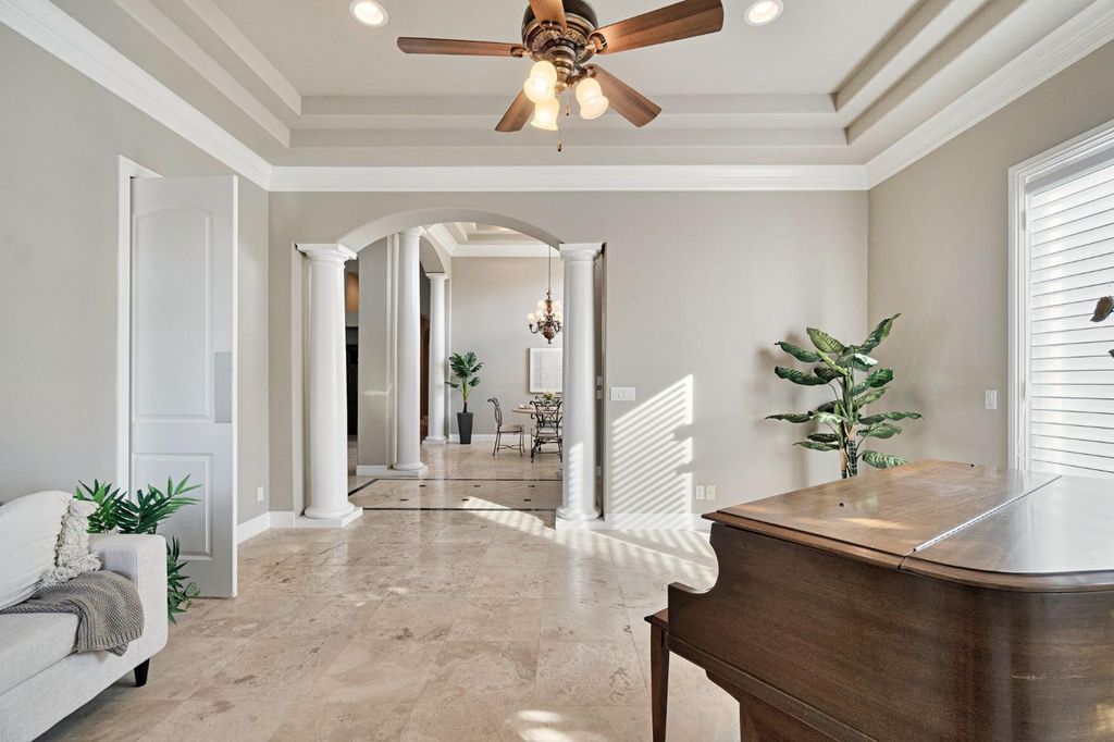 Image 24 of property listing at 2096 E Olympic Avenue, Fresno, CA 93730