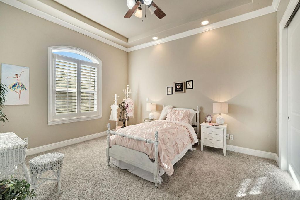 Image 26 of property listing at 2096 E Olympic Avenue, Fresno, CA 93730