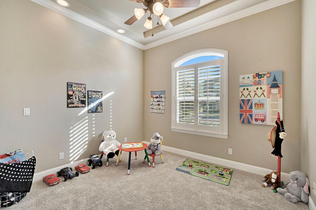 Image 28 of property listing at 2096 E Olympic Avenue, Fresno, CA 93730