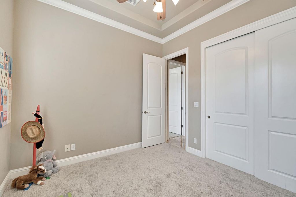 Image 29 of property listing at 2096 E Olympic Avenue, Fresno, CA 93730