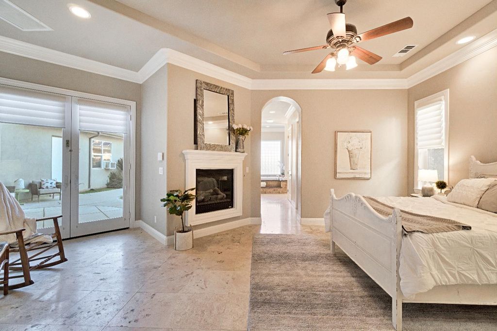 Image 33 of property listing at 2096 E Olympic Avenue, Fresno, CA 93730