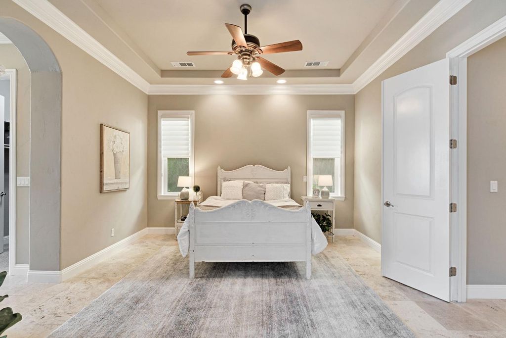 Image 35 of property listing at 2096 E Olympic Avenue, Fresno, CA 93730