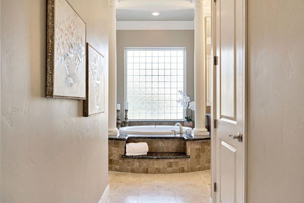 Image 36 of property listing at 2096 E Olympic Avenue, Fresno, CA 93730