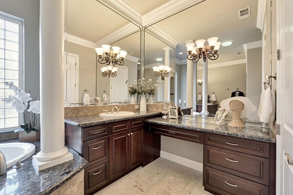 Image 41 of property listing at 2096 E Olympic Avenue, Fresno, CA 93730