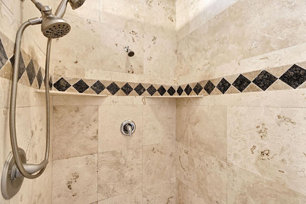 Image 42 of property listing at 2096 E Olympic Avenue, Fresno, CA 93730