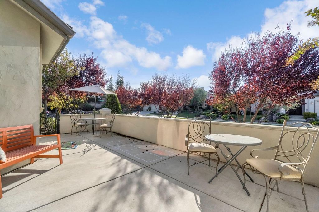 Image 43 of property listing at 2096 E Olympic Avenue, Fresno, CA 93730