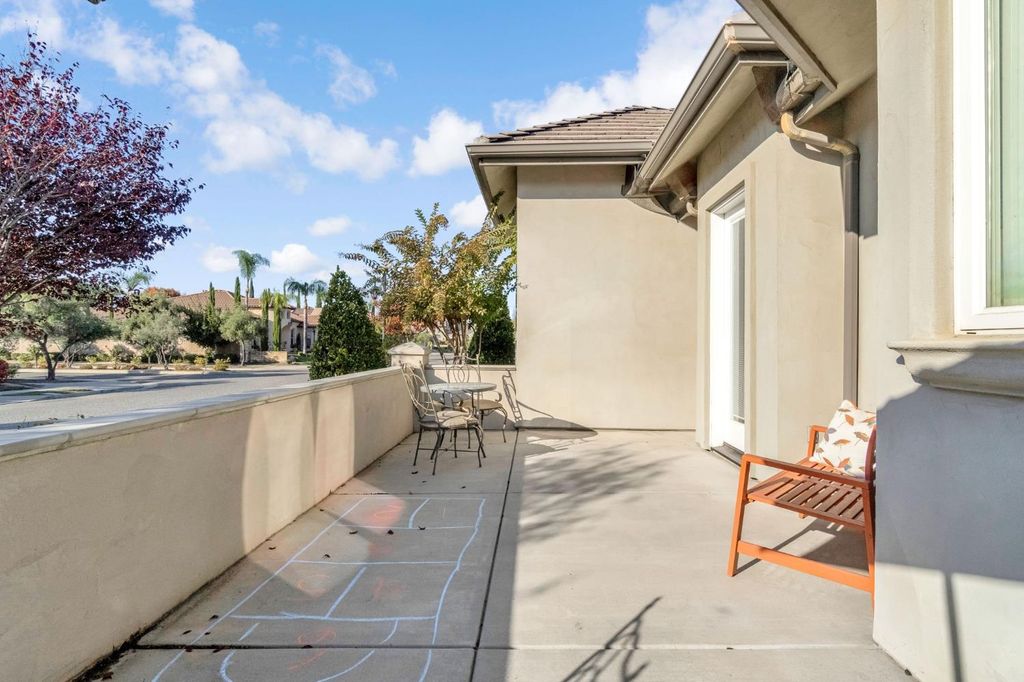 Image 44 of property listing at 2096 E Olympic Avenue, Fresno, CA 93730