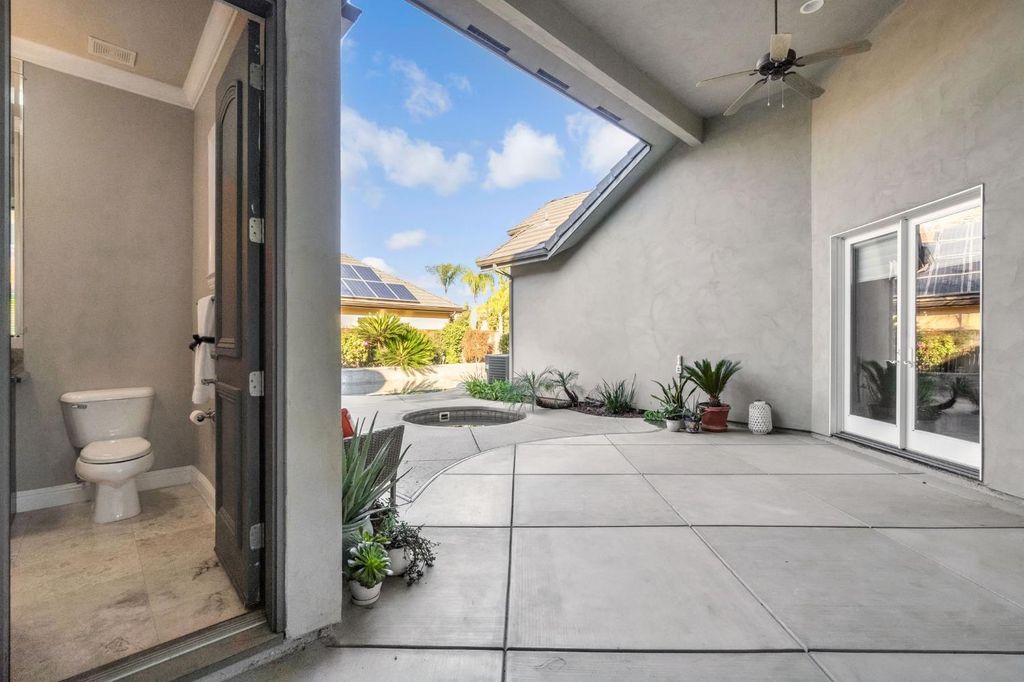 Image 45 of property listing at 2096 E Olympic Avenue, Fresno, CA 93730