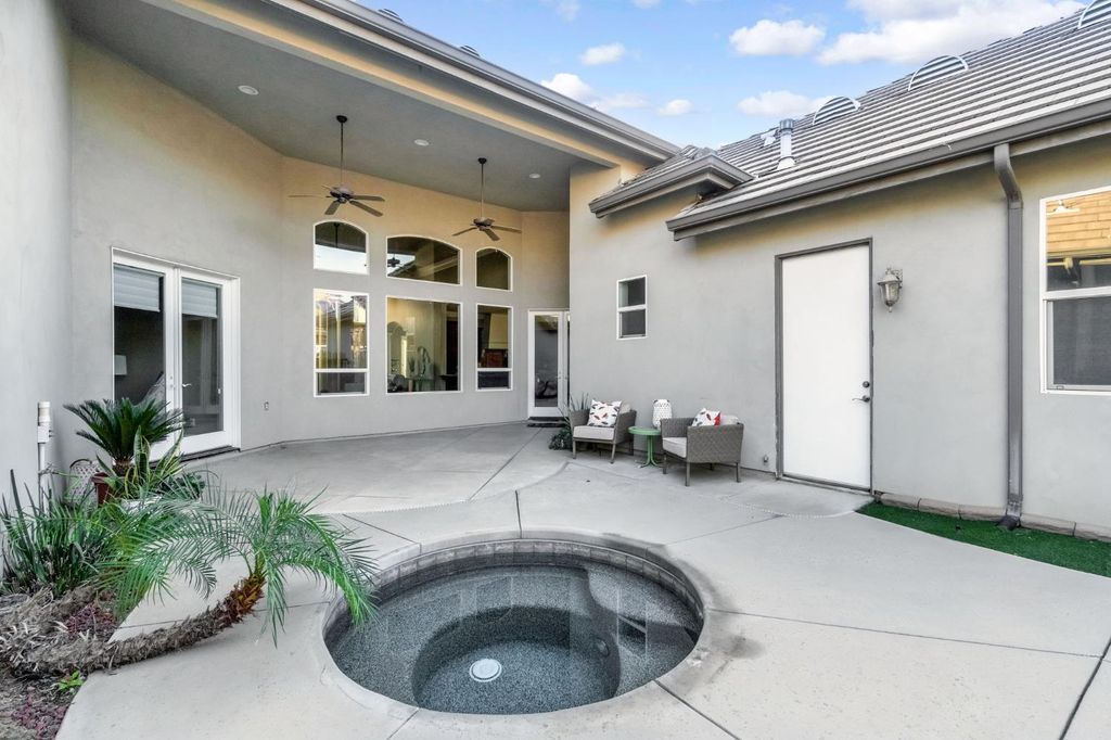 Image 47 of property listing at 2096 E Olympic Avenue, Fresno, CA 93730