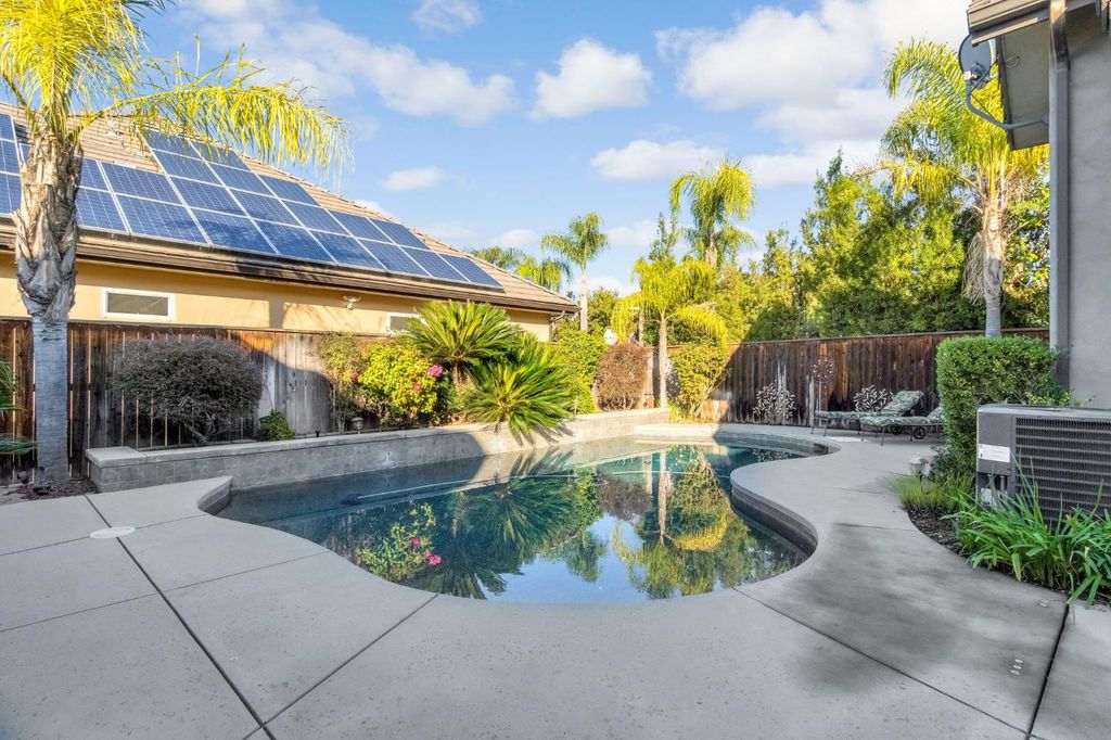 Image 48 of property listing at 2096 E Olympic Avenue, Fresno, CA 93730