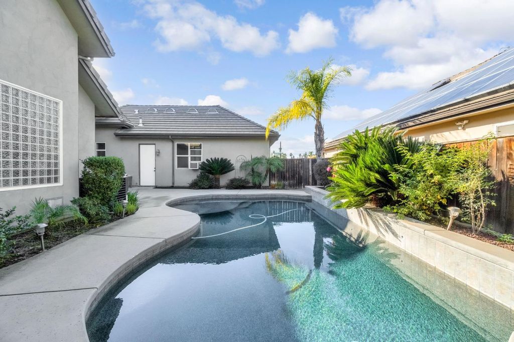 Image 50 of property listing at 2096 E Olympic Avenue, Fresno, CA 93730