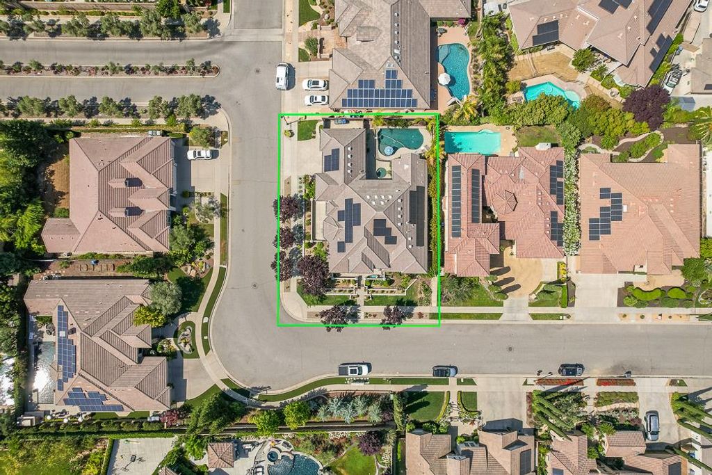 Image 53 of property listing at 2096 E Olympic Avenue, Fresno, CA 93730