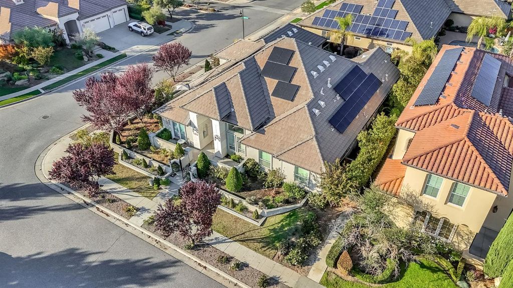 Image 59 of property listing at 2096 E Olympic Avenue, Fresno, CA 93730