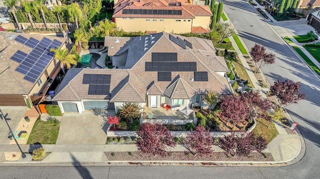 Image 62 of property listing at 2096 E Olympic Avenue, Fresno, CA 93730