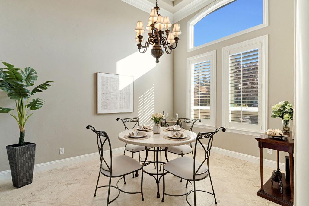 Image 9 of property listing at 2096 E Olympic Avenue, Fresno, CA 93730