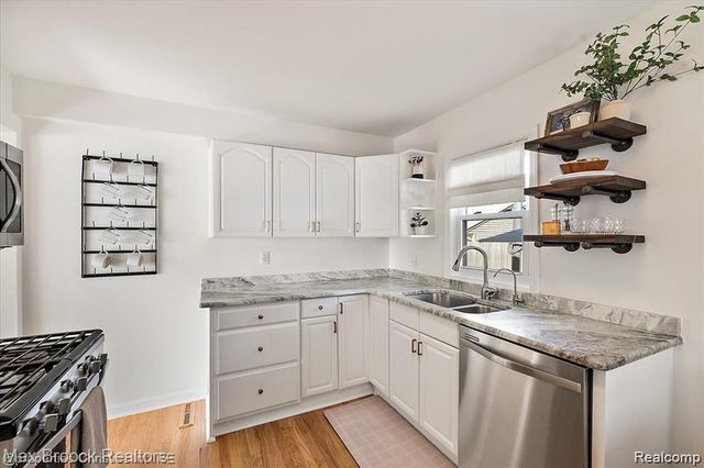 2105 Rowland Avenue, Royal Oak, MI 48067