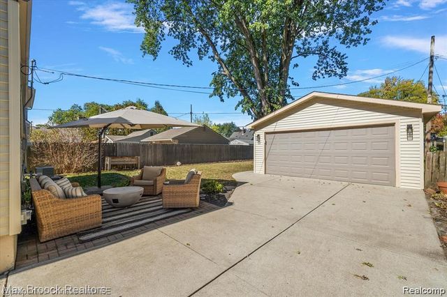 2105 Rowland Avenue, Royal Oak, MI 48067