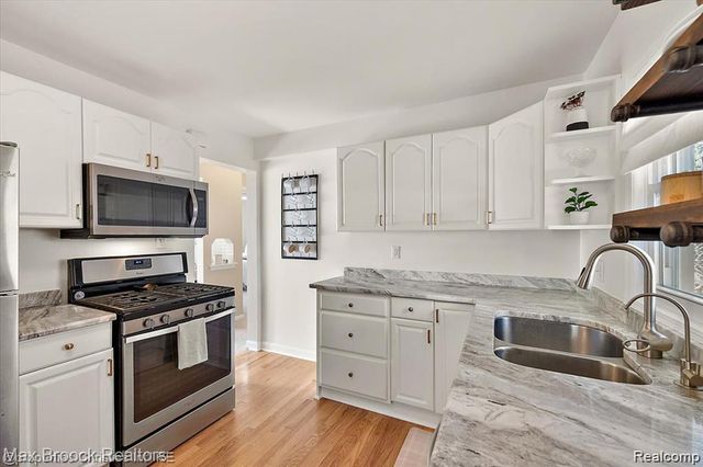 2105 Rowland Avenue, Royal Oak, MI 48067