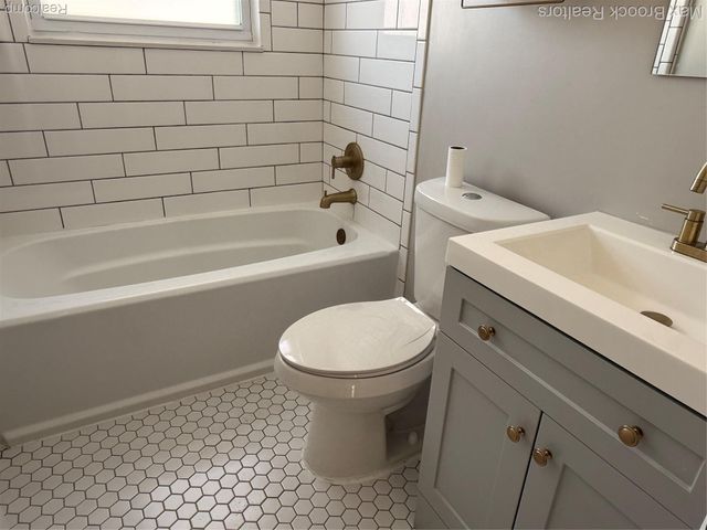 2105 Rowland Avenue, Royal Oak, MI 48067