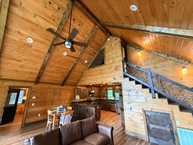 371 Black Bear Trail, Topton, NC 28781