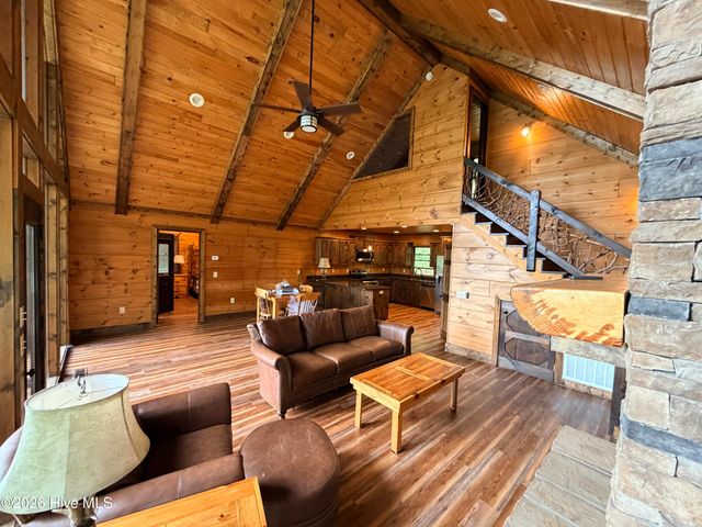 371 Black Bear Trail, Topton, NC 28781