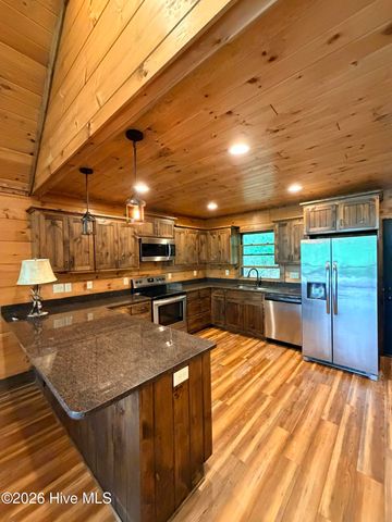 371 Black Bear Trail, Topton, NC 28781