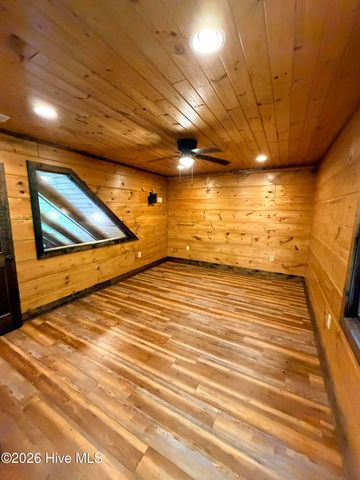 371 Black Bear Trail, Topton, NC 28781