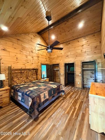371 Black Bear Trail, Topton, NC 28781