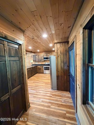 371 Black Bear Trail, Topton, NC 28781
