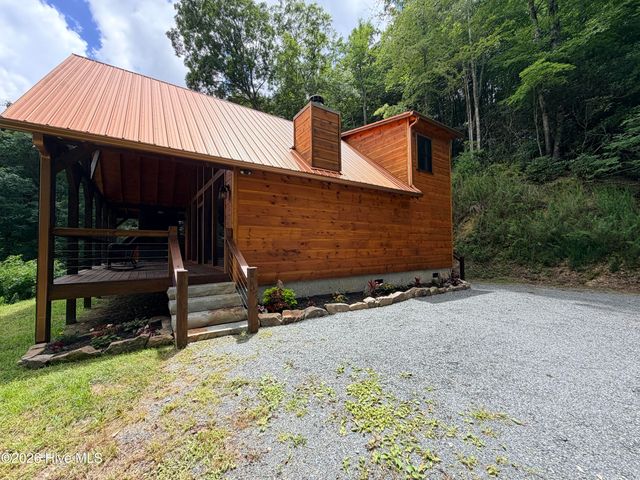 371 Black Bear Trail, Topton, NC 28781