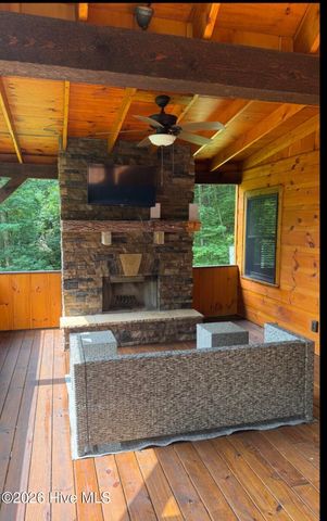 371 Black Bear Trail, Topton, NC 28781