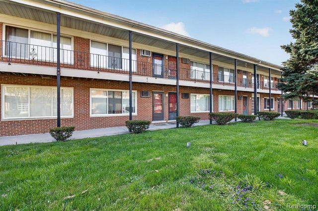 25301 5 Mile Rd 109, Redford, MI 48239