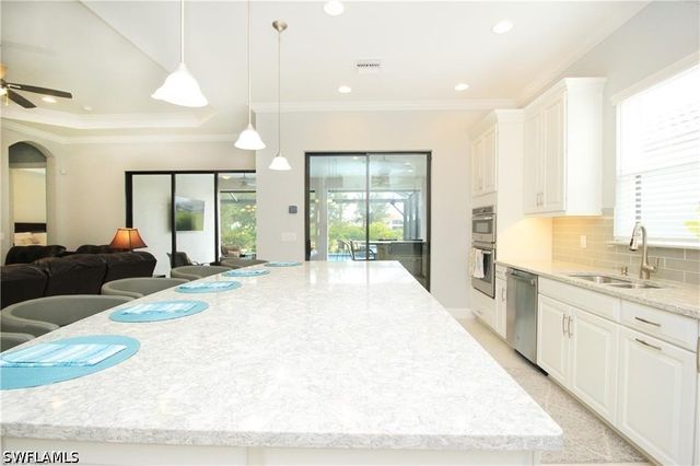 9456 Montelanico LOOP, Naples, FL 34119