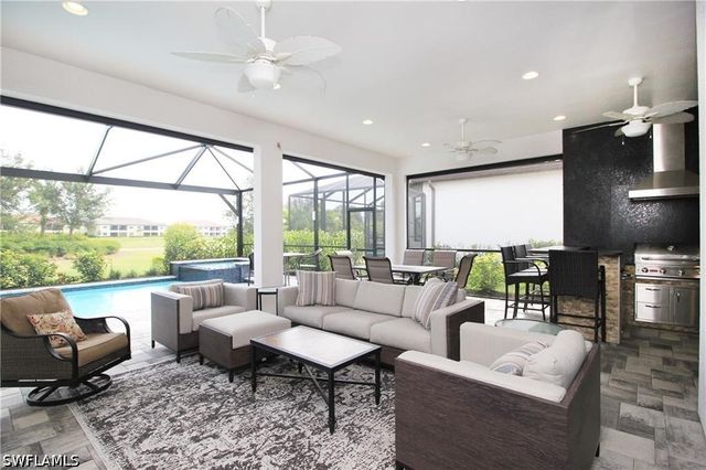 9456 Montelanico LOOP, Naples, FL 34119