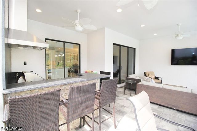 9456 Montelanico LOOP, Naples, FL 34119