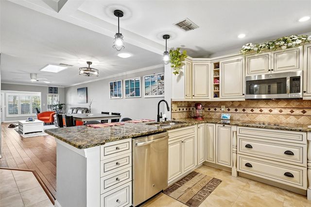 3259 HILARY CIRCLE 1C, Palm Harbor, FL 34684