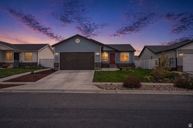 2428 E JIM BRIDGER DR, Eagle Mountain, UT 84005