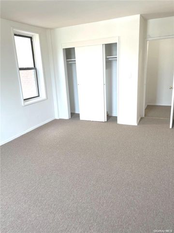 88-30 182 Street 4D, Hollis, NY 11423