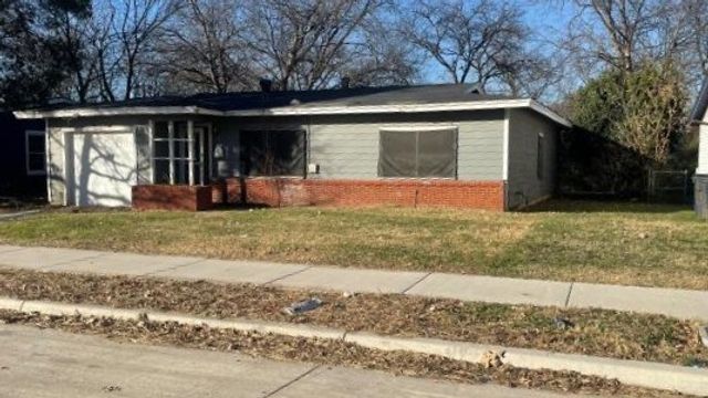 4505 Quails Lane, Fort Worth, TX 76119