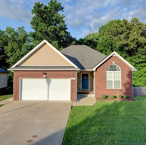 2677 Hidden Ridge Ct, Clarksville, TN 37043
