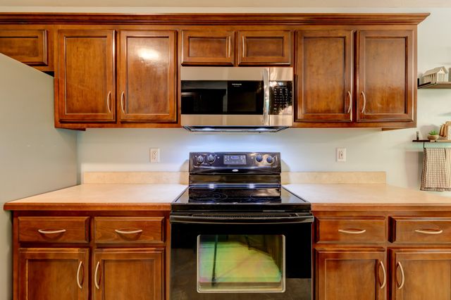 2677 Hidden Ridge Ct, Clarksville, TN 37043