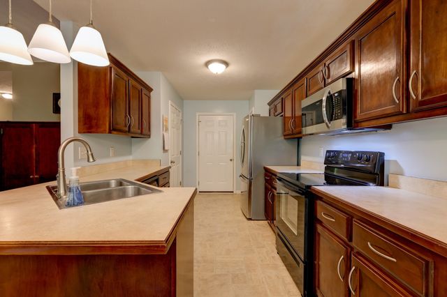 2677 Hidden Ridge Ct, Clarksville, TN 37043
