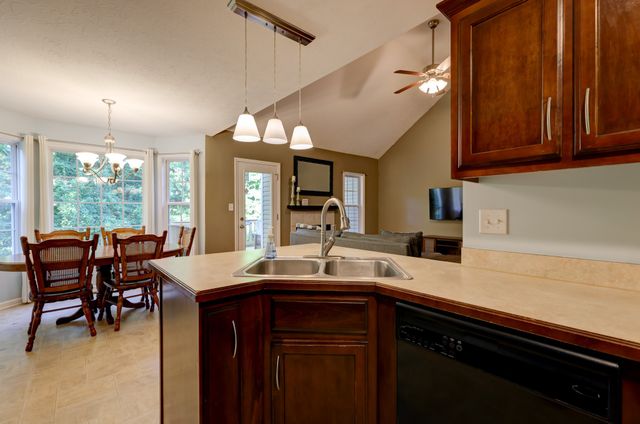2677 Hidden Ridge Ct, Clarksville, TN 37043