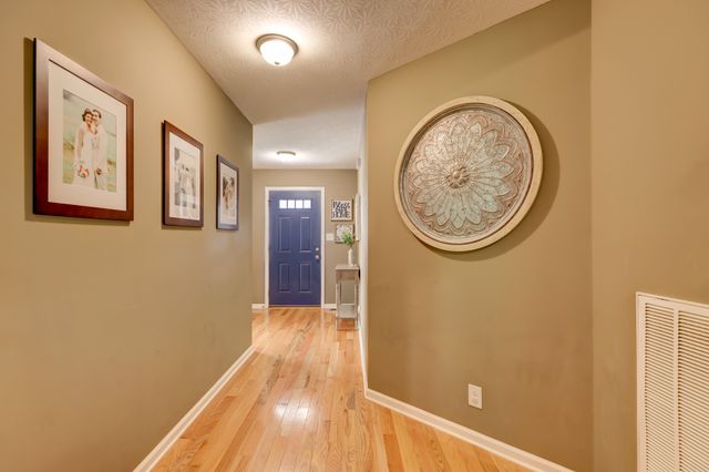 2677 Hidden Ridge Ct, Clarksville, TN 37043