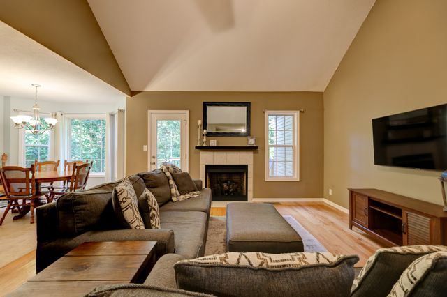 2677 Hidden Ridge Ct, Clarksville, TN 37043