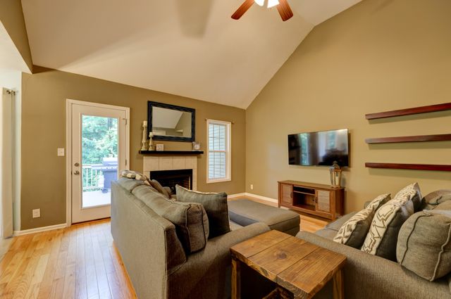 2677 Hidden Ridge Ct, Clarksville, TN 37043