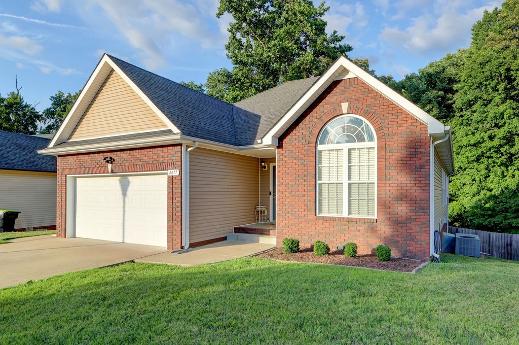 2677 Hidden Ridge Ct, Clarksville, TN 37043